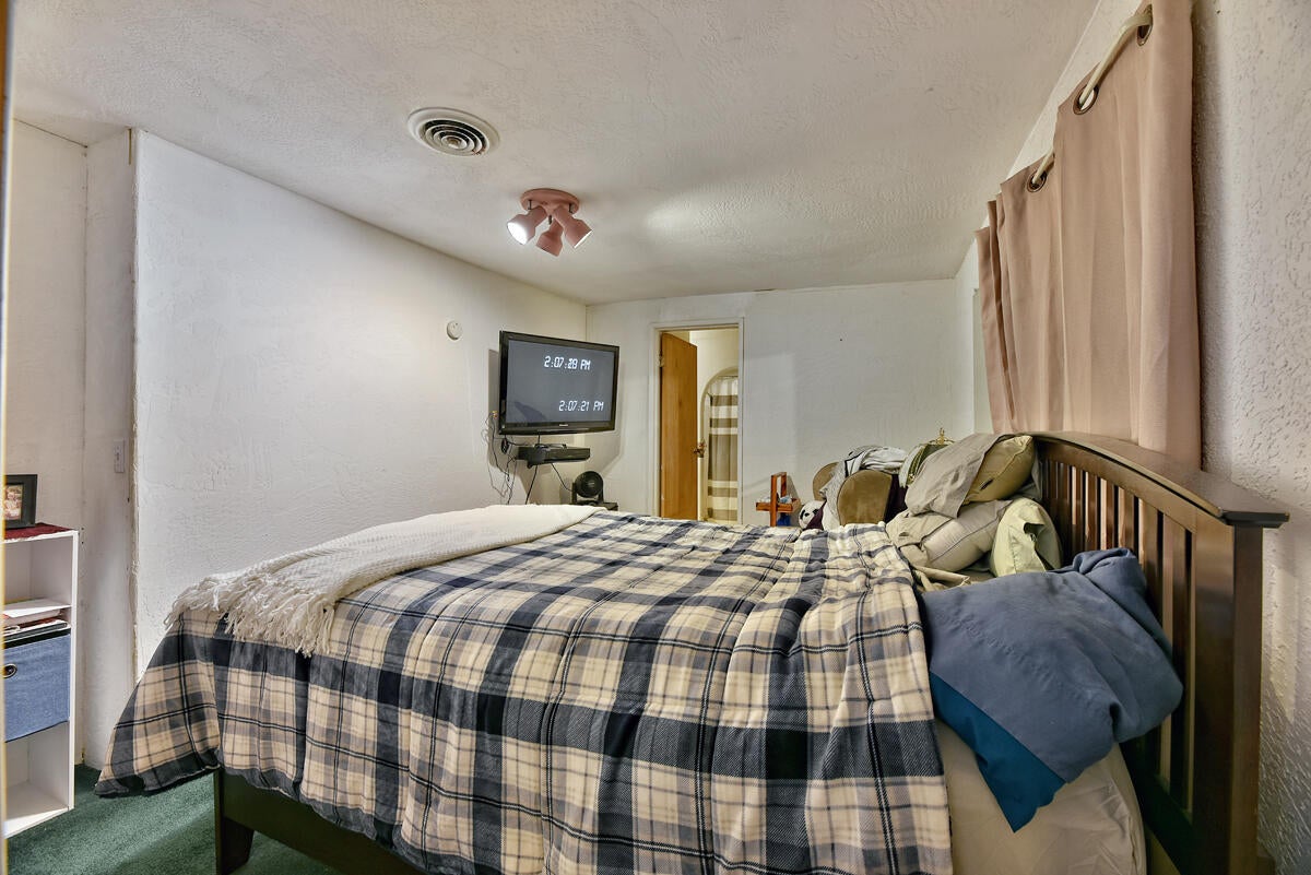 1331 Vawter Road Medford, OR 97501 - Photo 18 of 43 DSC_8770