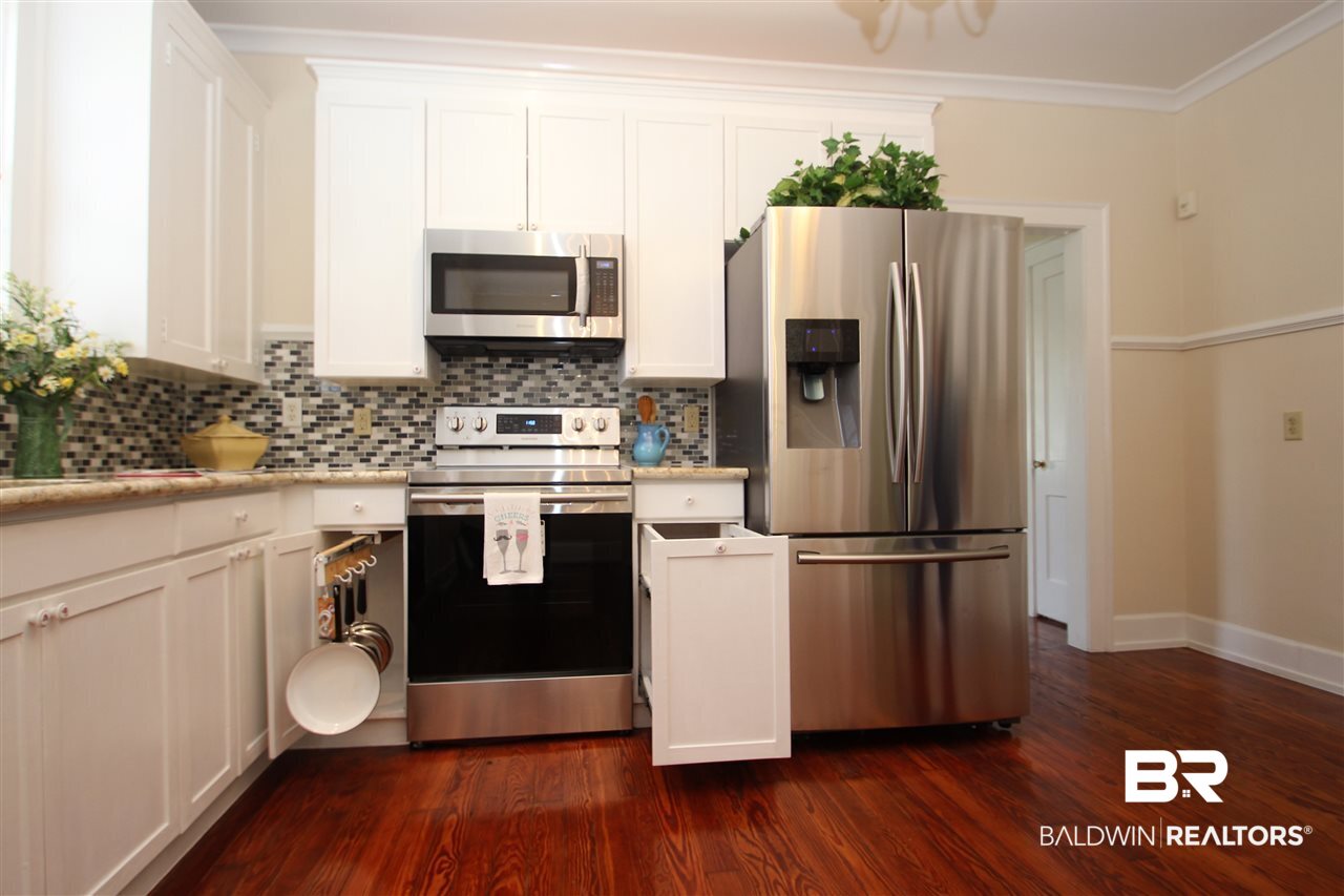 128 South Street Mobile, AL 36606 - Photo 9 of 38