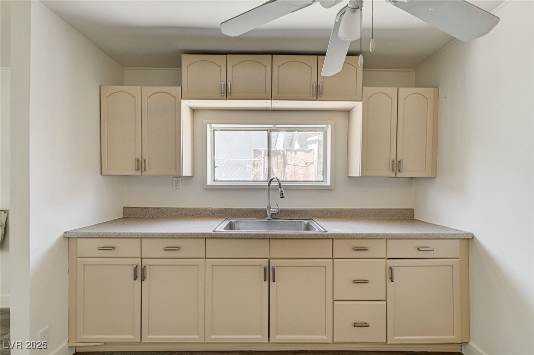 1405 East Bridger Avenue, Unit B Las Vegas, NV 89101 - Photo 23 of 30