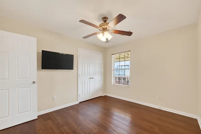 $275,000 | 11 Highland Drive, Bayou Vista, TX 77563