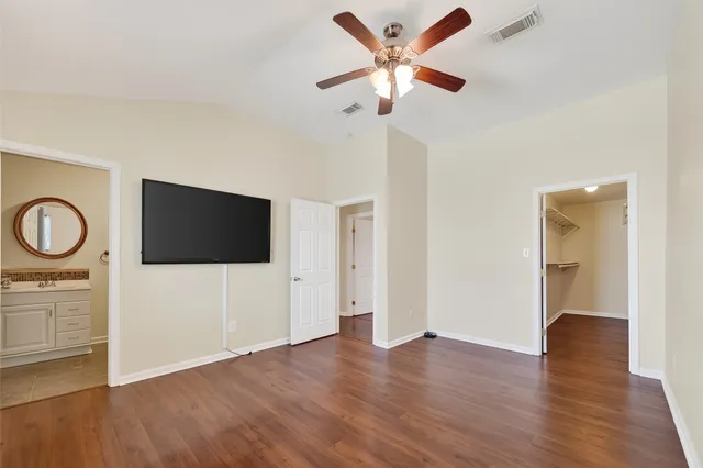 $275,000 | 11 Highland Drive, Bayou Vista, TX 77563