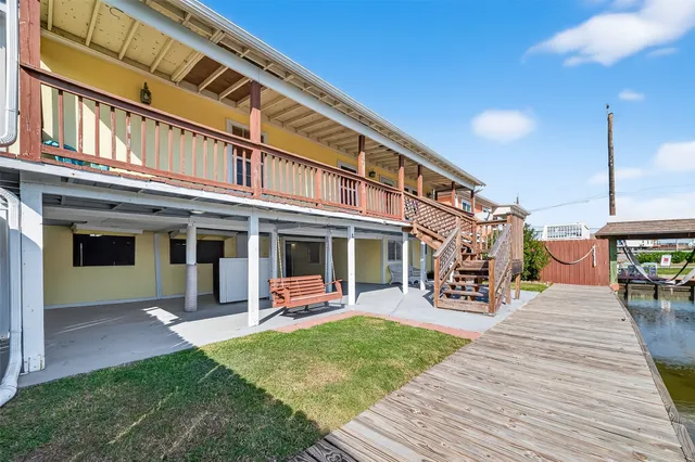 $275,000 | 11 Highland Drive, Bayou Vista, TX 77563