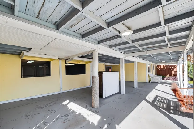 $275,000 | 11 Highland Drive, Bayou Vista, TX 77563