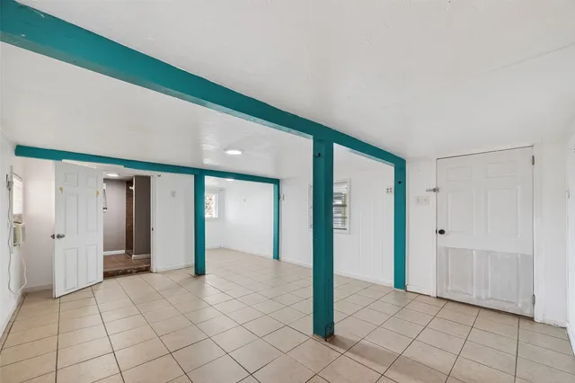 $275,000 | 11 Highland Drive, Bayou Vista, TX 77563