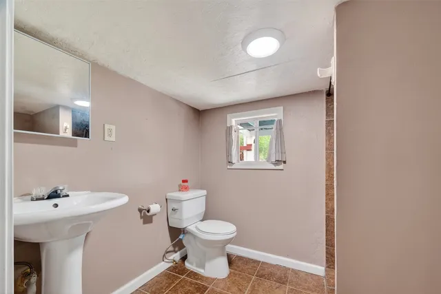 $275,000 | 11 Highland Drive, Bayou Vista, TX 77563