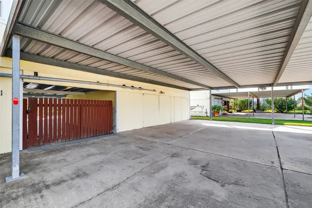 $275,000 | 11 Highland Drive, Bayou Vista, TX 77563