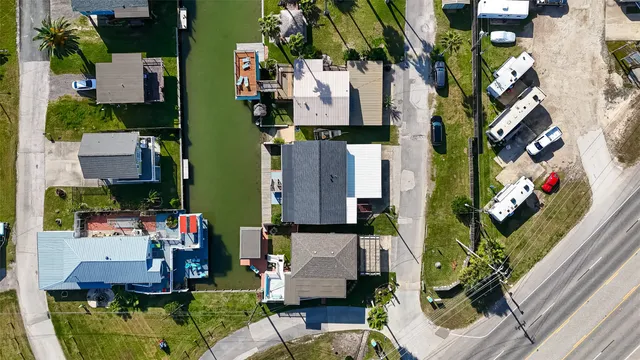 $275,000 | 11 Highland Drive, Bayou Vista, TX 77563