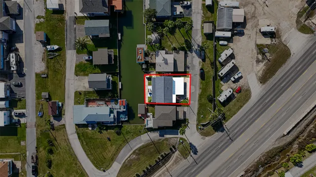 $275,000 | 11 Highland Drive, Bayou Vista, TX 77563