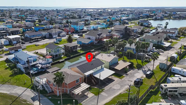 $275,000 | 11 Highland Drive, Bayou Vista, TX 77563