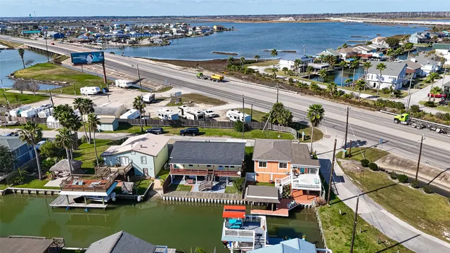 $275,000 | 11 Highland Drive, Bayou Vista, TX 77563