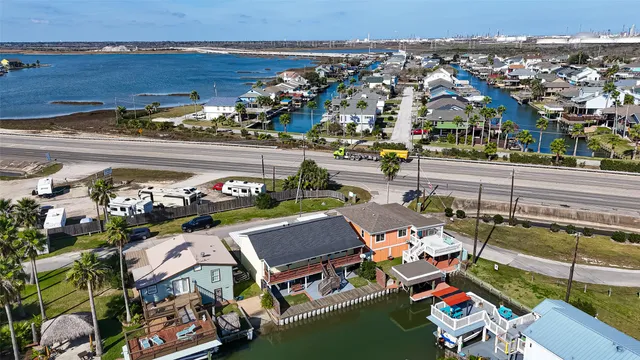 $275,000 | 11 Highland Drive, Bayou Vista, TX 77563