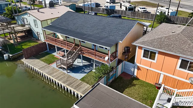 $275,000 | 11 Highland Drive, Bayou Vista, TX 77563