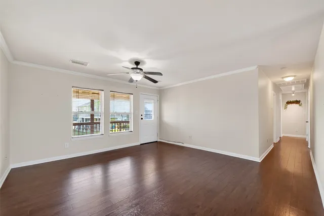 $275,000 | 11 Highland Drive, Bayou Vista, TX 77563