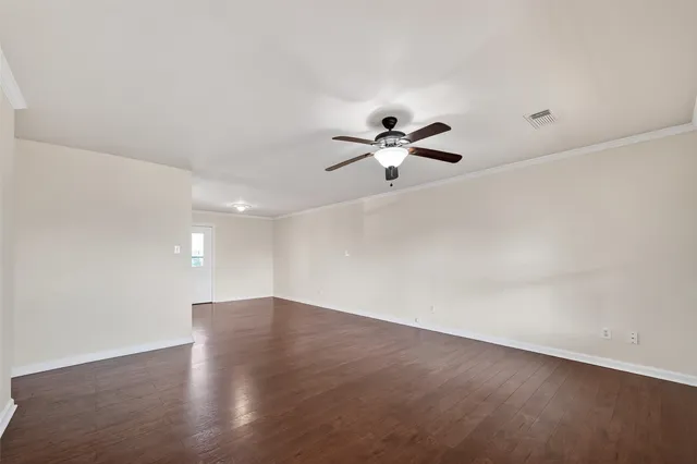 $275,000 | 11 Highland Drive, Bayou Vista, TX 77563