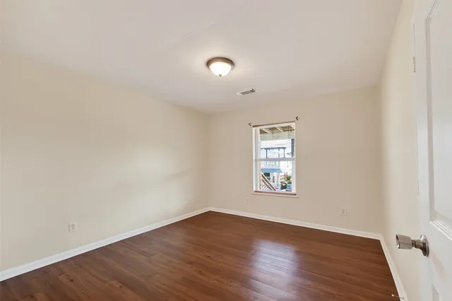 $275,000 | 11 Highland Drive, Bayou Vista, TX 77563