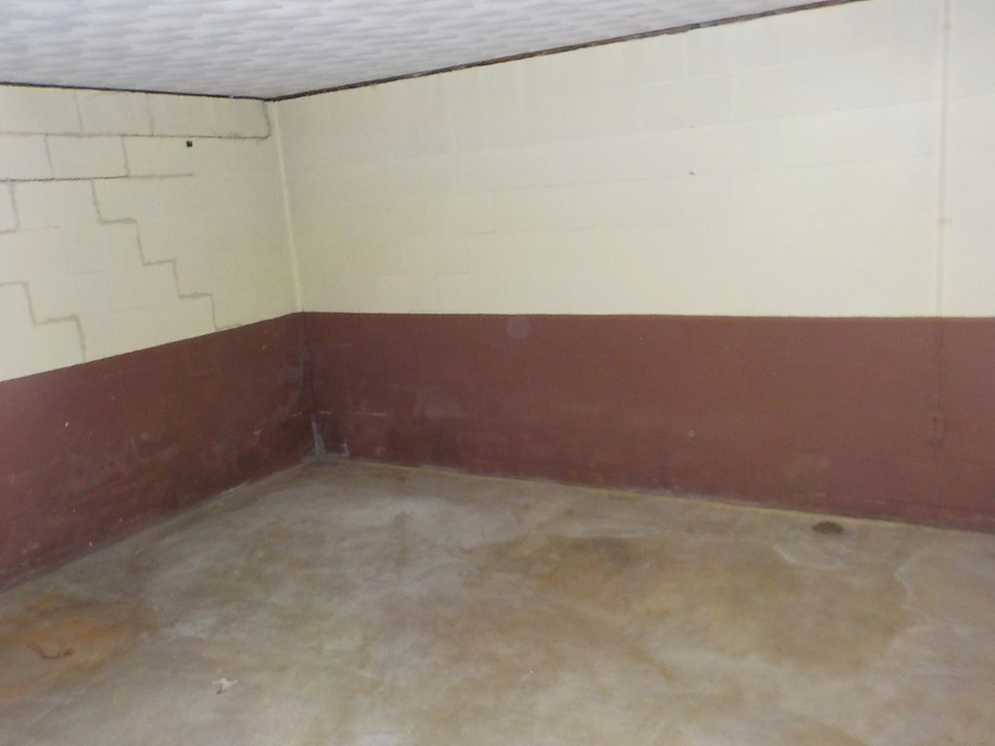 104 Janet Avenue Rochelle, IL 61068 - Photo 11 of 14 a view of an empty room
