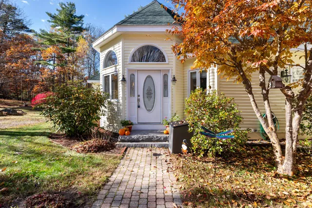 $845,000 | 32 Merrill Road, Campton, NH 03223