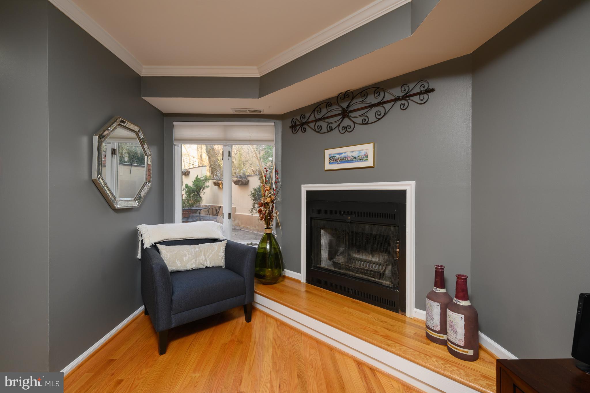 8 Rex Avenue, Unit 5 Philadelphia, PA 19118 - Photo 9 of 27 Living Room