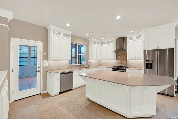 $3,900 | 21107 Paradise Pass, Garden Ridge, TX 78266