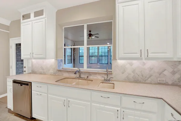 $3,900 | 21107 Paradise Pass, Garden Ridge, TX 78266