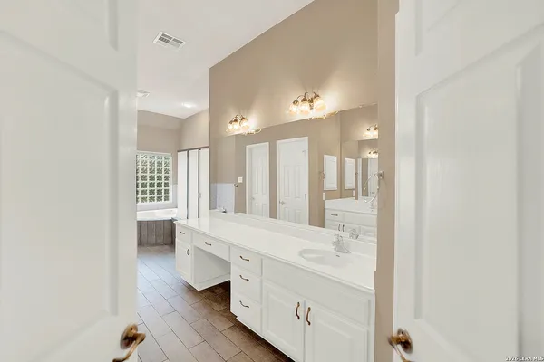 $3,900 | 21107 Paradise Pass, Garden Ridge, TX 78266