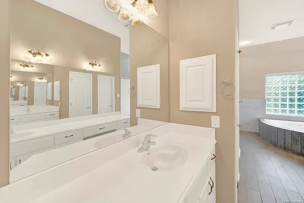 $3,900 | 21107 Paradise Pass, Garden Ridge, TX 78266