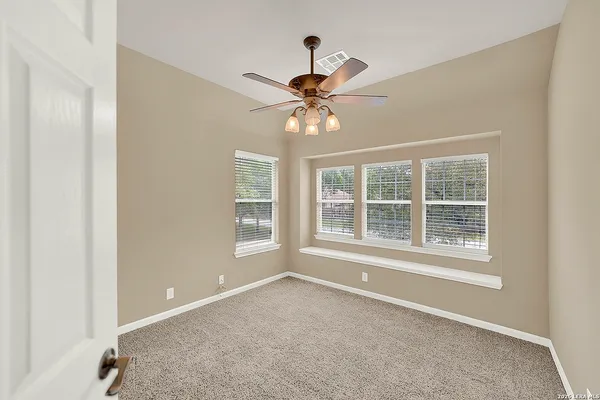$3,900 | 21107 Paradise Pass, Garden Ridge, TX 78266