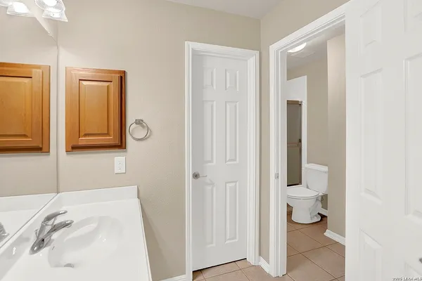 $3,900 | 21107 Paradise Pass, Garden Ridge, TX 78266