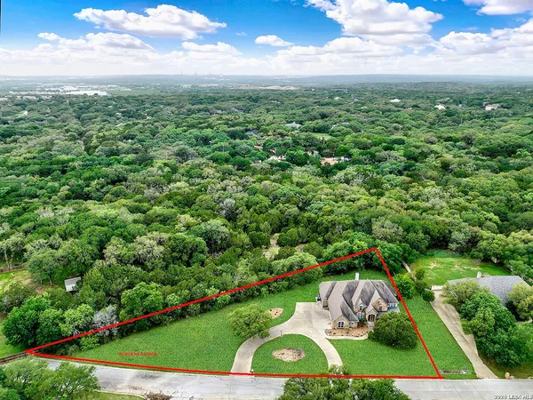 $3,900 | 21107 Paradise Pass, Garden Ridge, TX 78266
