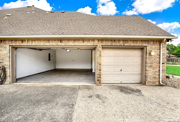 $3,900 | 21107 Paradise Pass, Garden Ridge, TX 78266