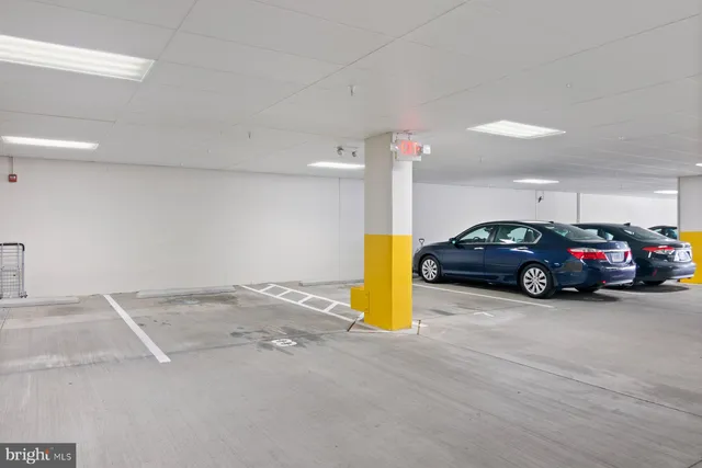 $3,100 | 2907 Bleeker Street, Unit 204, Fairfax, VA 22031