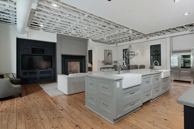 $3,650,000 | 30 East Bay Boulevard, The Woodlands, TX 77380