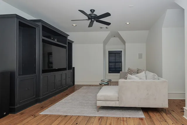 $3,650,000 | 30 East Bay Boulevard, The Woodlands, TX 77380