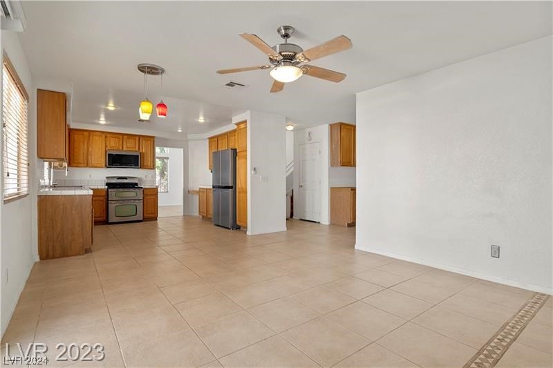 1822 Dawn Ridge Avenue Henderson, NV 89074 - Photo 9 of 33 Kitchen and eating area.