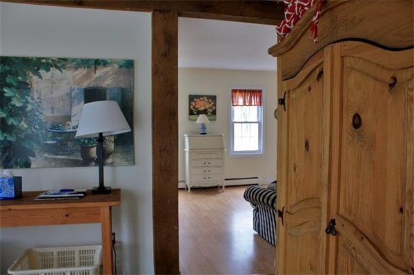 304 Oak Neck Road Barnstable, MA 02601 - Photo 7 of 17 Gallery Image 7
