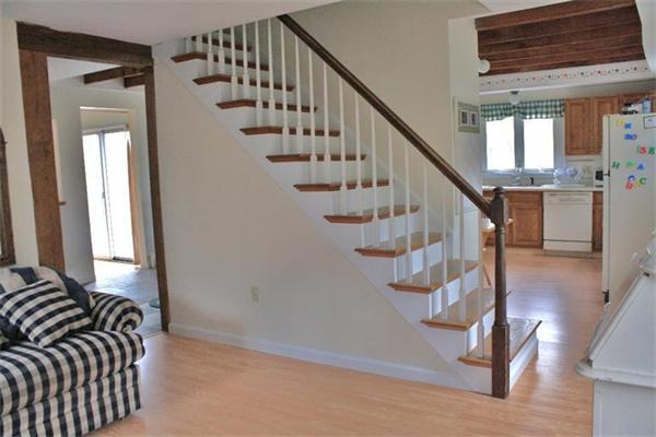 304 Oak Neck Road Barnstable, MA 02601 - Photo 9 of 17 Gallery Image 9