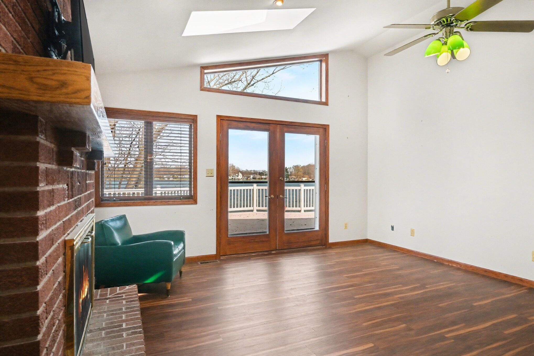 19656 Lakeshore Drive Three Rivers, MI 49093 - Photo 9 of 31 005_file_1574
