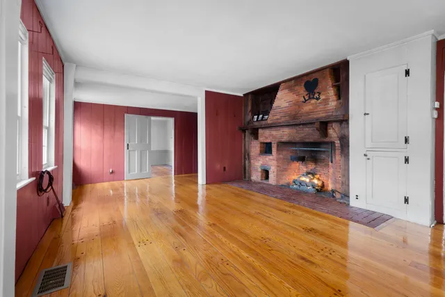 $949,000 | 27 Old State Road, Epping, NH 03042