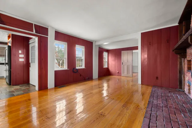 $899,000 | 27 Old State Road, Epping, NH 03042