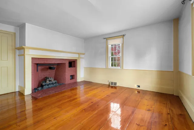 $899,000 | 27 Old State Road, Epping, NH 03042