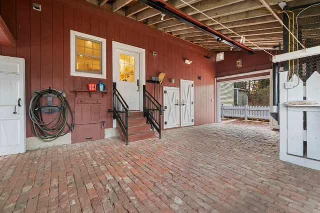 $949,000 | 27 Old State Road, Epping, NH 03042