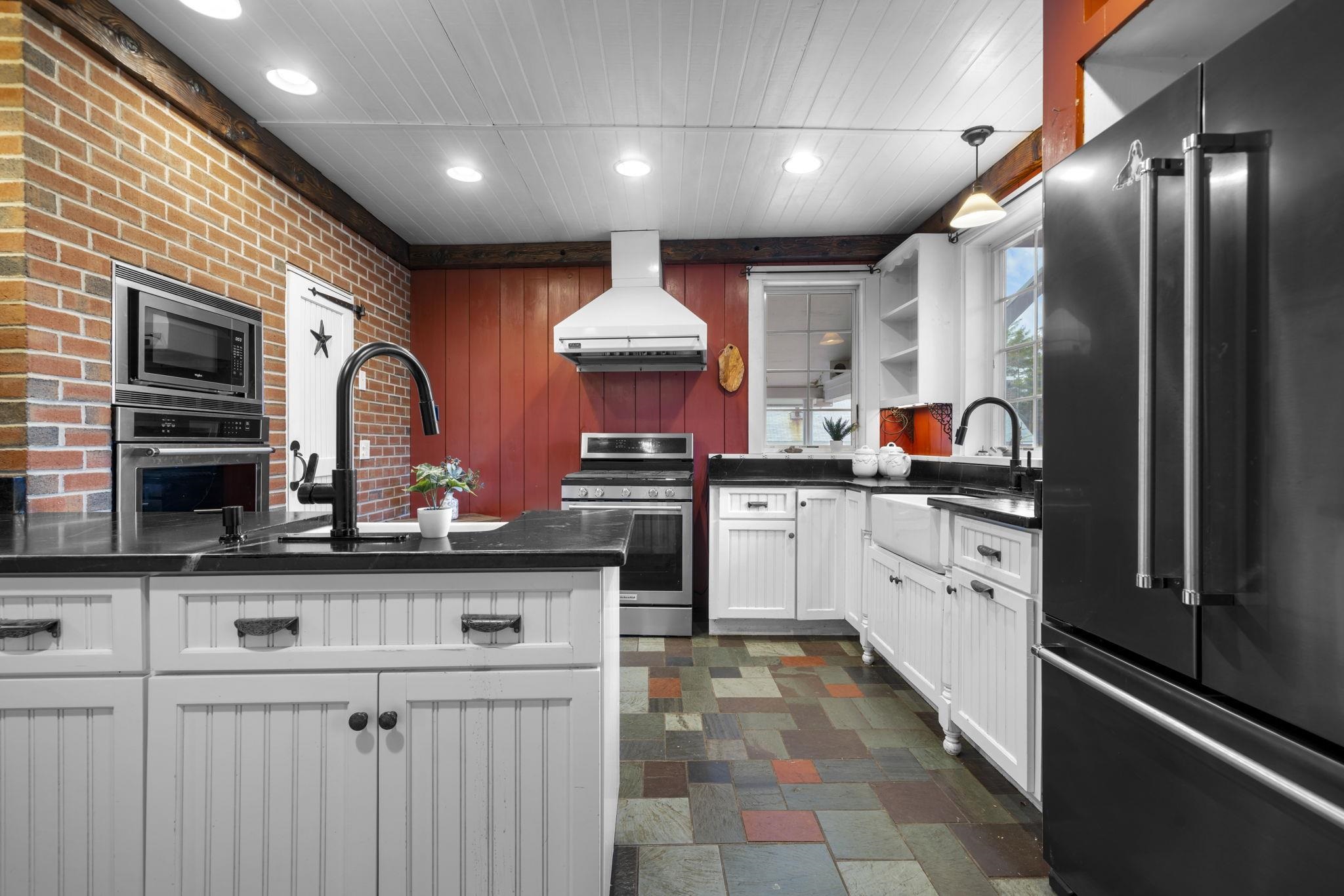 27 Old State Road Epping, NH 03042 - Photo 7 of 60