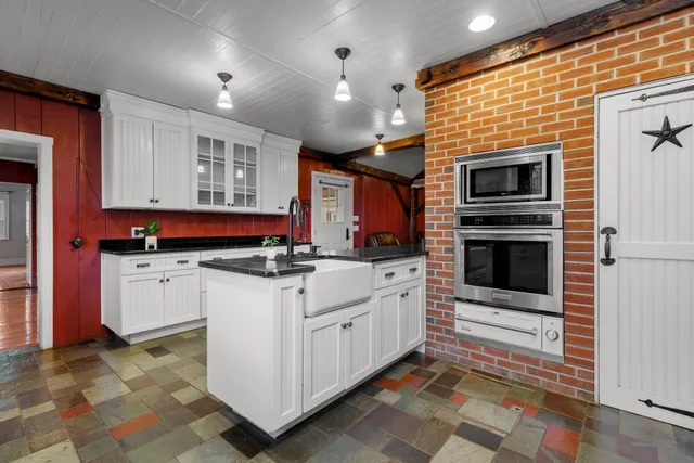 $949,000 | 27 Old State Road, Epping, NH 03042