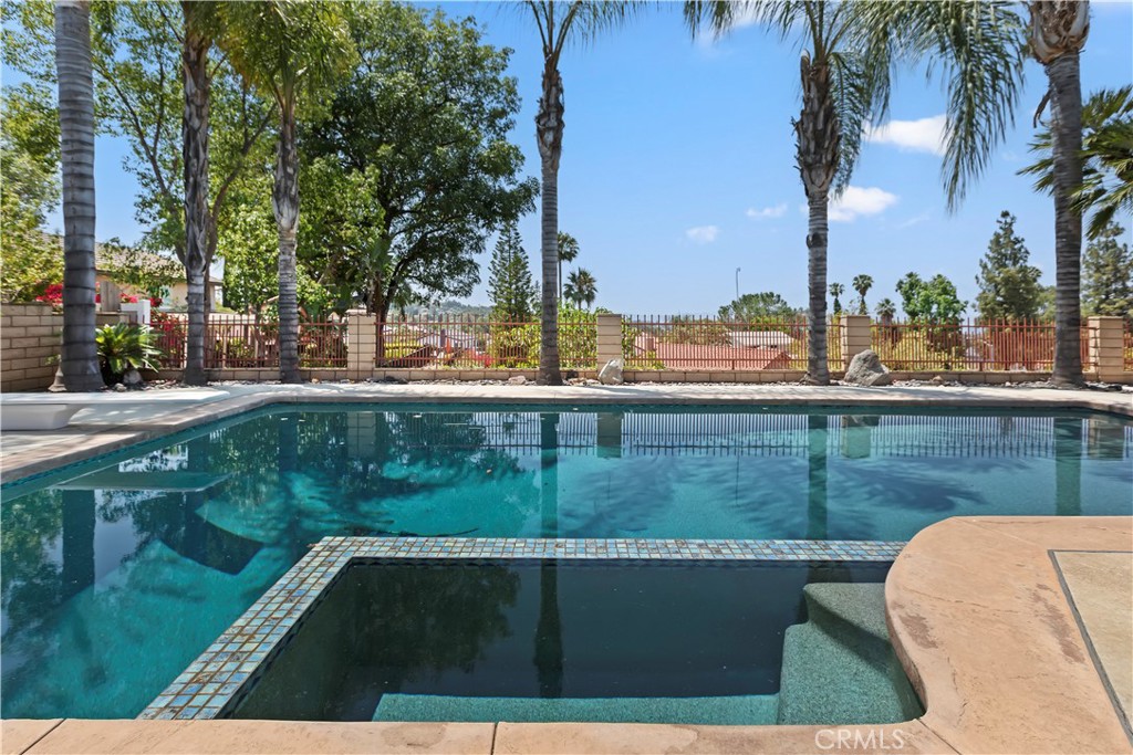 6225 Promontory Lane Riverside, CA 92506 - Photo 16 of 20 a view of a yard with a fountain