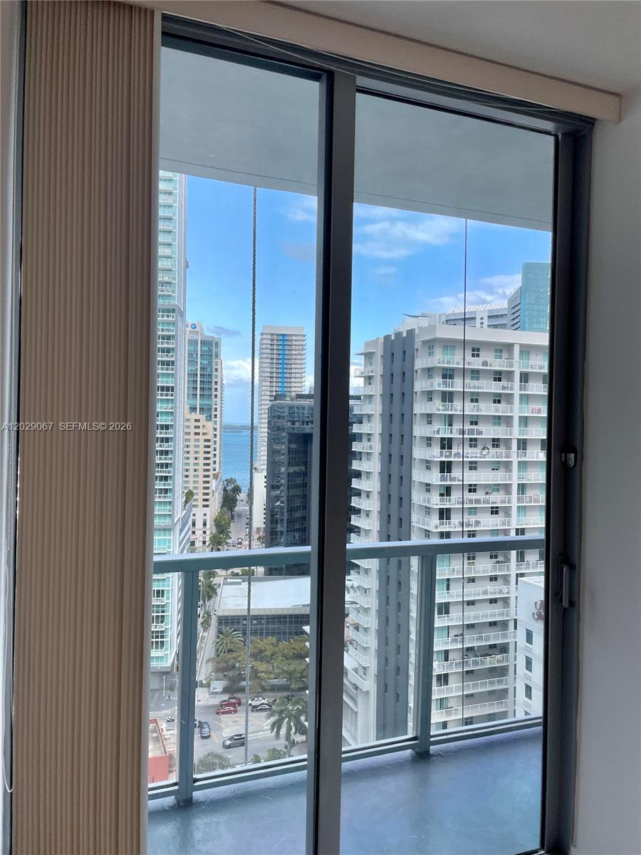 79 Southwest 12th Street, Unit 2407S Miami, FL 33130 - Photo 12 of 39