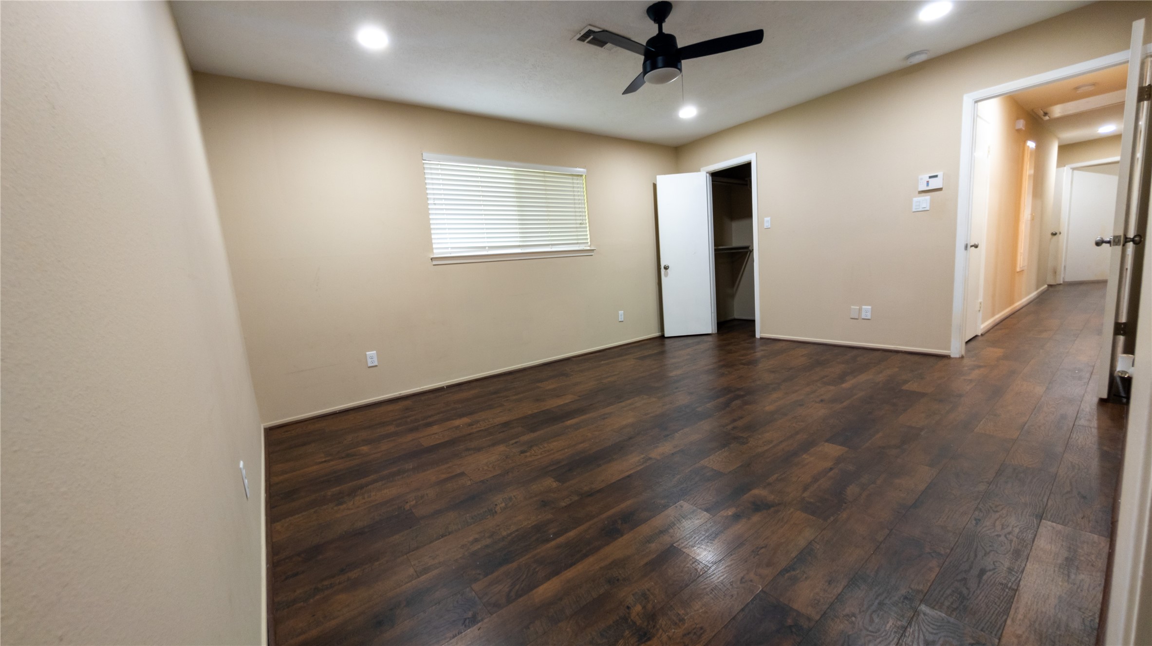 1915 Westlake Road Houston, TX 77062 - Photo 19 of 24 Primary Bedroom w/walk in closet