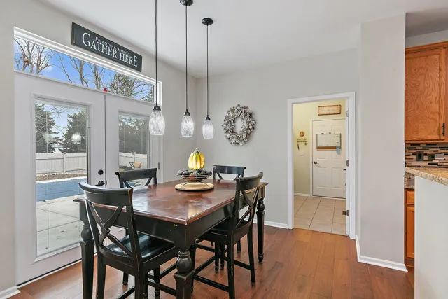 $499,999 | 502 Vernon Drive, Oswego, IL 60543