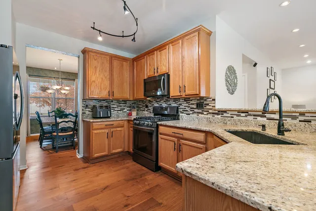 $499,999 | 502 Vernon Drive, Oswego, IL 60543