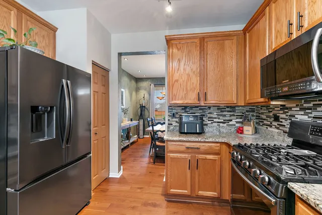 $499,999 | 502 Vernon Drive, Oswego, IL 60543