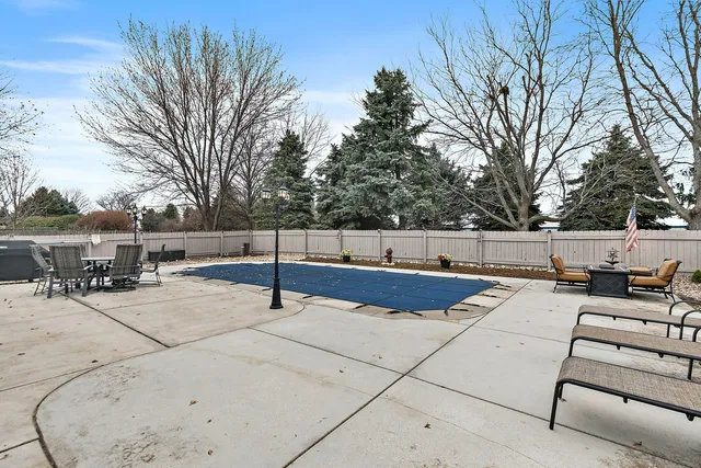 $499,999 | 502 Vernon Drive, Oswego, IL 60543